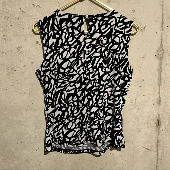 Calvin Klein Blouse Shirt Cap Sleeve Black White Abstract Print Color Size M - Picture 4 of 7